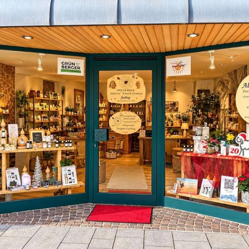 Schaufenster von Holz&Seele am Rathausplatz in Neulengbach